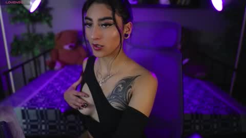 Emma online show from 12/22/25, 04:53