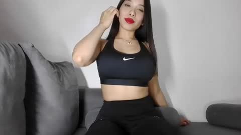 Emma 3 online show from 01/22/25, 02:04