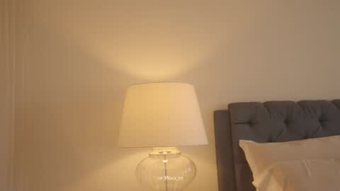 Snapshot of emma_lu1 chatting on 09/18/25, 02:08 emma_lu1 online show from 09/18/25, 02:08