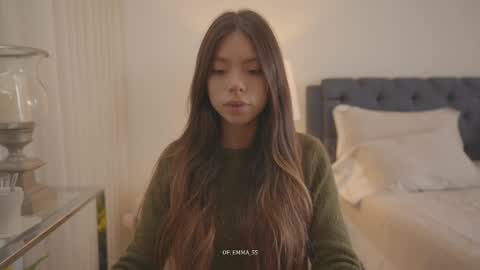 Snapshot of emma_lu1 chatting on 10/16/25, 03:13 emma_lu1 online show from 10/16/25, 03:13