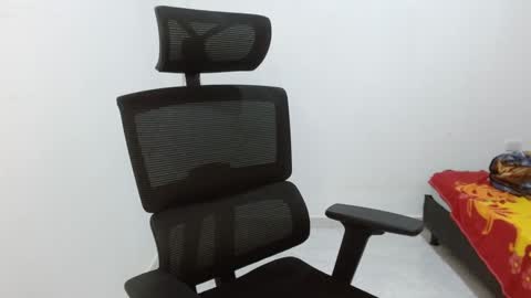 emma_lu26 online show from 01/03/25, 01:36