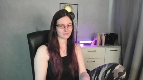Snapshot of emma_lust94 chatting on 04/27/26, 05:33 emma online show from 04/27/26, 05:33
