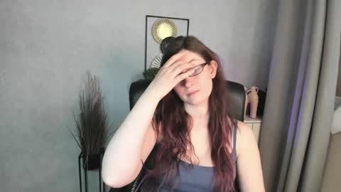 Snapshot of emma_lust94 chatting on 05/04/26, 05:25 emma online show from 05/04/26, 05:25