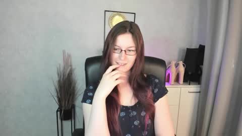 Snapshot of emma_lust94 chatting on 05/12/26, 06:32 emma online show from 05/12/26, 06:32