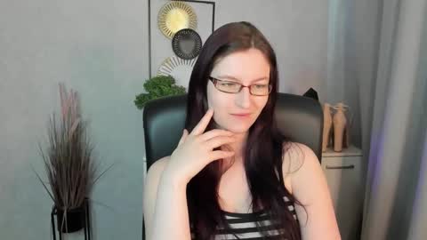 Snapshot of emma_lust94 chatting on 05/21/26, 05:36 emma online show from 05/21/26, 05:36