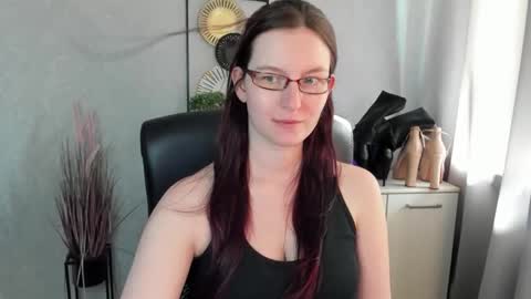 Snapshot of emma_lust94 chatting on 06/03/26, 02:33 emma online show from 06/03/26, 02:33