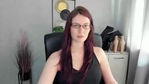 Snapshot of emma_lust94 chatting on 06/04/26, 12:22 emma online show from 06/04/26, 12:22