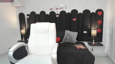 Emma  online show from 02/28/25, 12:09