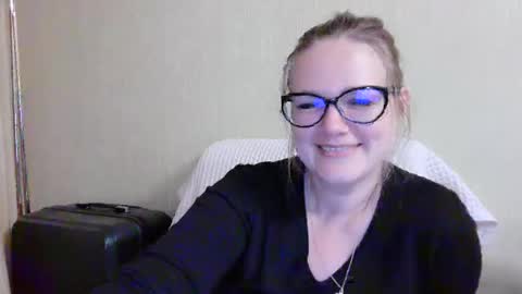 emma_misty_ online show from 09/25/25, 06:00