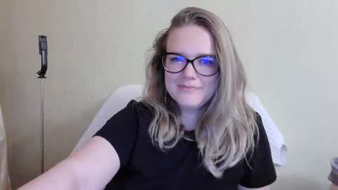 emma_misty_ online show from 09/29/25, 04:56
