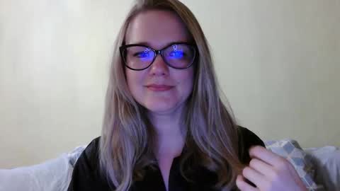 emma_misty_ online show from 10/20/25, 05:35
