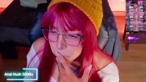 Snapshot of emma_nakamura chatting on 07/10/26, 10:18 online show from 07/10/26, 10:18