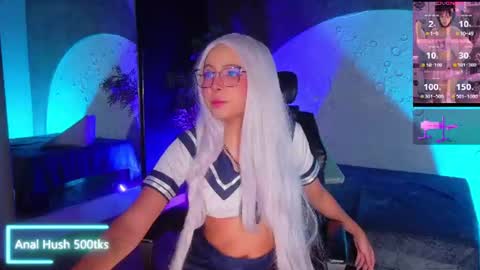Snapshot of emma_nakamura chatting on 07/11/26, 10:18 online show from 07/11/26, 10:18