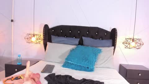 Snapshot of emma_payton chatting on 02/08/25, 03:00 Emma online show from 02/08/25, 03:00