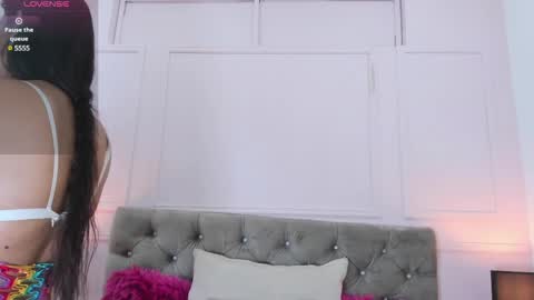 Snapshot of emma_payton chatting on 02/11/25, 11:43 Emma online show from 02/11/25, 11:43