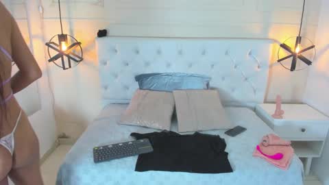 Snapshot of emma_payton chatting on 03/08/25, 11:37 Emma online show from 03/08/25, 11:37