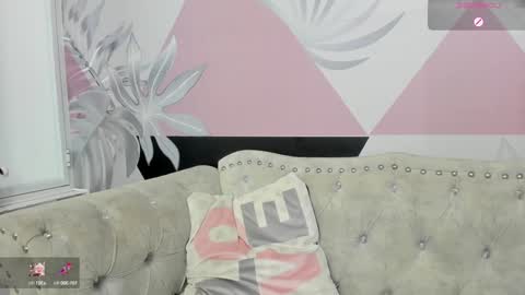 Snapshot of emma_petite4u chatting on 01/29/25, 03:15 Emma online show from 01/29/25, 03:15