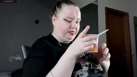 Emma Razumovskaya online show from 09/15/25, 06:24