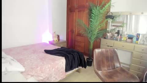 Snapshot of emma_rules99 chatting on 09/09/25, 11:59 Emma online show from 09/09/25, 11:59