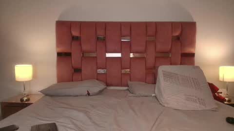 emma_saenz01 online show from 01/26/25, 12:11