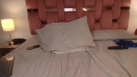 emma_saenz01 online show from 01/31/25, 05:30