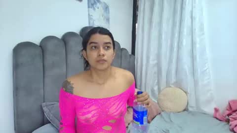 emma_saenz01 online show from 01/19/26, 12:31