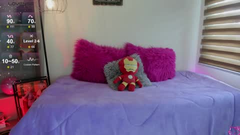 Snapshot of emma_soffia chatting on 06/02/26, 06:10 EMMA online show from 06/02/26, 06:10