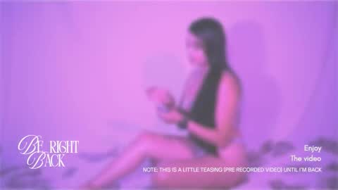 emma_whitee_ online show from 11/19/25, 12:16