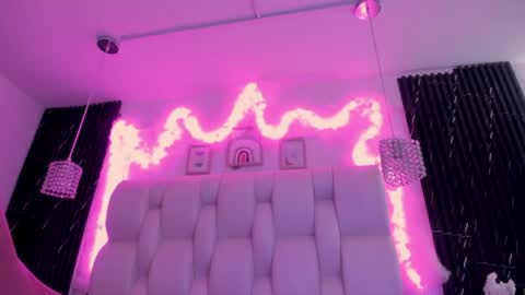Snapshot of emmaa00_ chatting on 05/14/26, 06:37 emmaa00_ online show from 05/14/26, 06:37