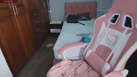 emma online show from 10/30/25, 07:14