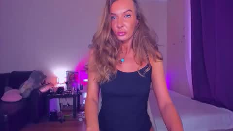 Emma online show from 09/19/25, 09:54