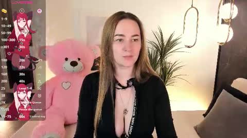 Snapshot of emmabloomm chatting on 07/18/26, 11:19 Emma online show from 07/18/26, 11:19