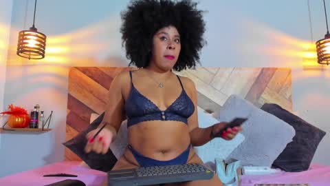 Snapshot of emmabrantt chatting on 12/18/24, 01:05 Emma Brant online show from 12/18/24, 01:05