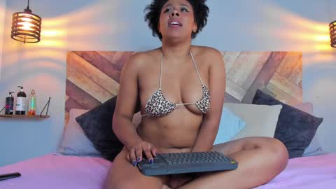 Snapshot of emmabrantt chatting on 01/23/25, 01:19 Emma Brant online show from 01/23/25, 01:19