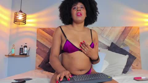 Snapshot of emmabrantt chatting on 02/07/25, 11:45 Emma Brant online show from 02/07/25, 11:45