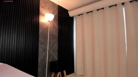 emmaclark_1 online show from 11/07/25, 09:48