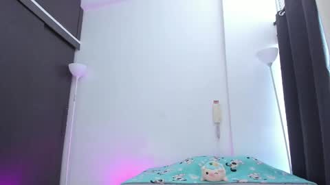 emmaclark_1 online show from 05/07/26, 08:25