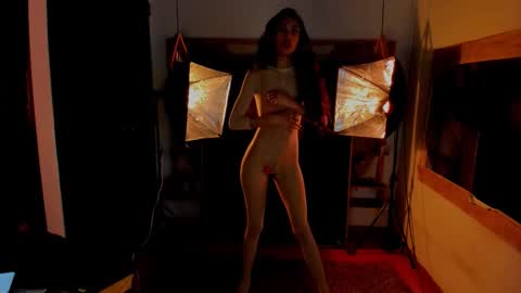 Snapshot of emmaduque chatting on 12/14/25, 03:23 Emma Duque online show from 12/14/25, 03:23