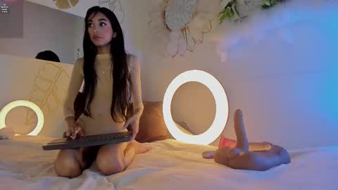 Snapshot of emmaduque chatting on 01/18/26, 11:52 Emma Duque online show from 01/18/26, 11:52