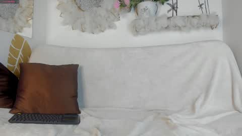 Emma Duque online show from 05/24/26, 09:42