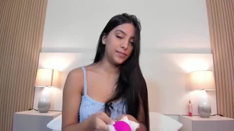 emmaespencer  online show from 03/26/26, 11:16