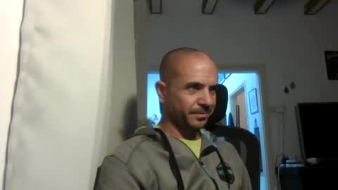 Ariel online show from 11/02/25, 09:06