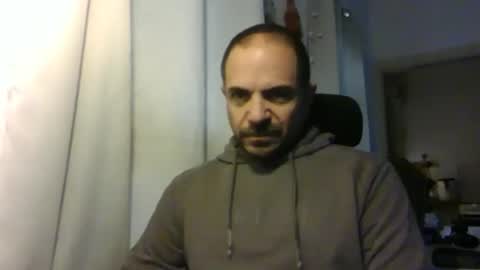 Ariel online show from 04/03/26, 04:43