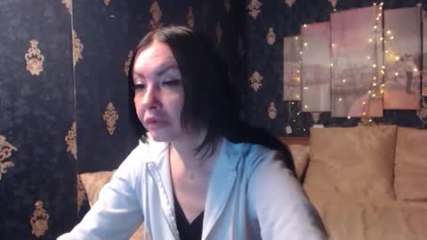 EmmaGoldX online show from 11/10/25, 11:31