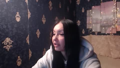 EmmaGoldX online show from 11/12/25, 02:12