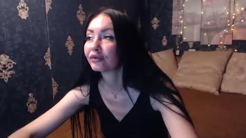 EmmaGoldX online show from 11/21/25, 10:25