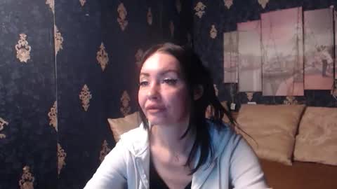 EmmaGoldX online show from 11/22/25, 07:40