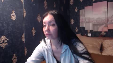 EmmaGoldX online show from 11/24/25, 04:18