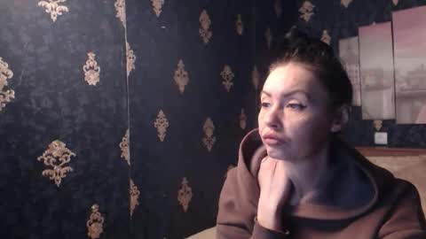 EmmaGoldX online show from 12/19/25, 07:48
