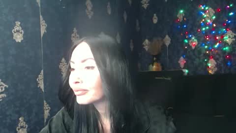 Snapshot of emmagoldx chatting on 05/14/26, 12:17 EmmaGoldX online show from 05/14/26, 12:17